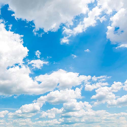 Bild: Cloud in blue sky